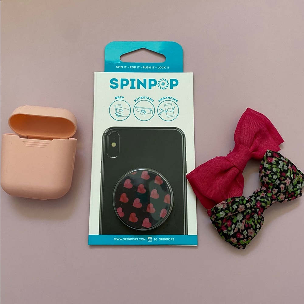 Airpods case and pop socket bundle FREE HAIR PINS